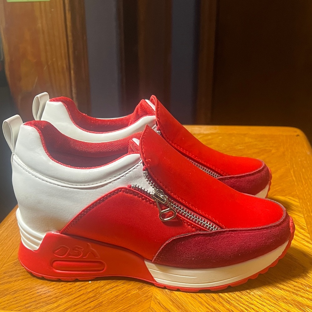Red and White Women's Zip-Up Sneakers
